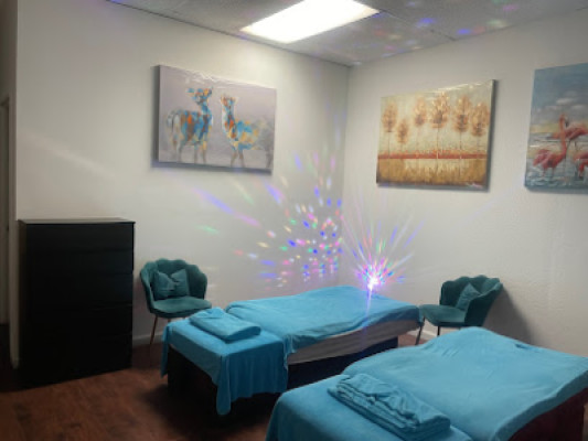 Lili Foot Massage