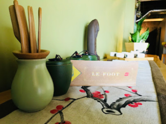 Le Foot Massage And Nail Care